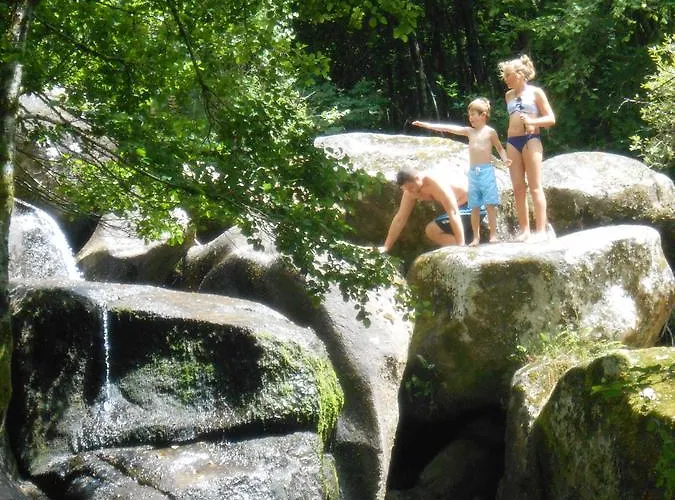 Les Maisons De Concasty Сasa de vacaciones